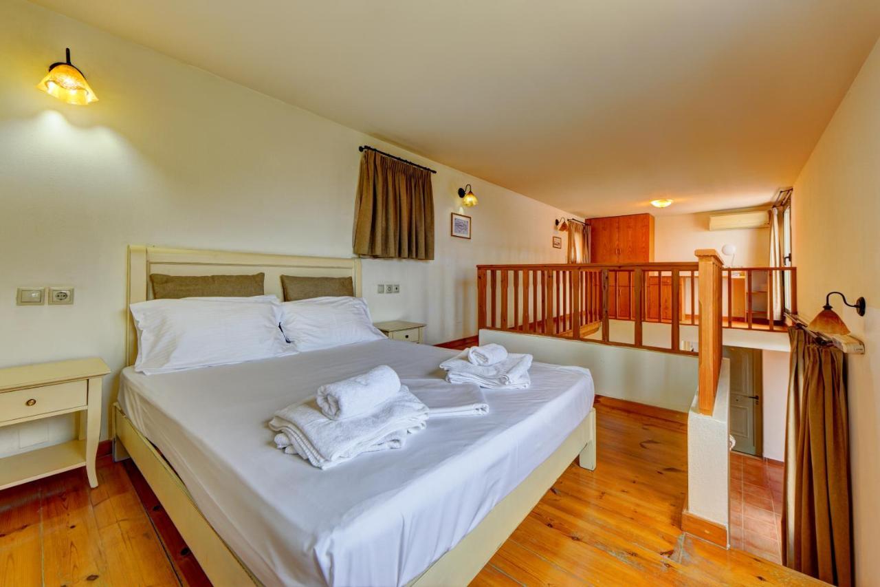 Mourtzanakis Residence - Traditional Eco Hotel In Akhládha Kültér fotó