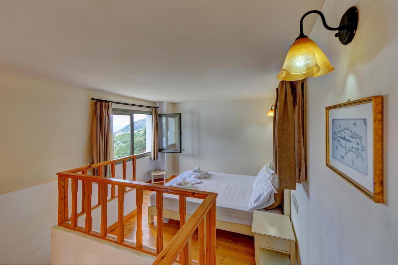 Mourtzanakis Residence - Traditional Eco Hotel In Akhládha Kültér fotó
