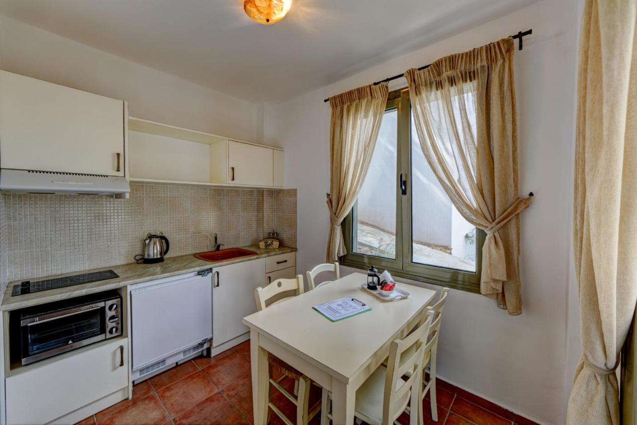 Mourtzanakis Residence - Traditional Eco Hotel In Akhládha Kültér fotó